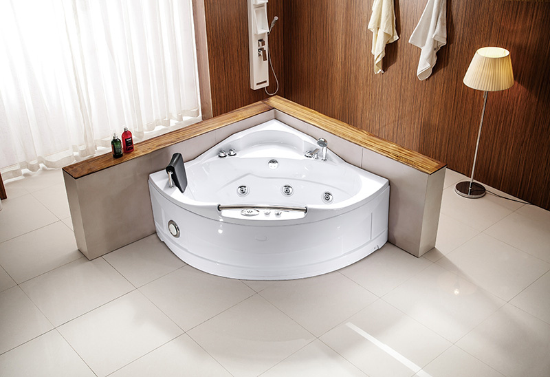 A003 Vasca da bagno idromassaggio angolare da 1360 mm